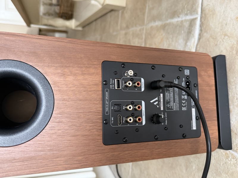 active speaker rear amplifier panel