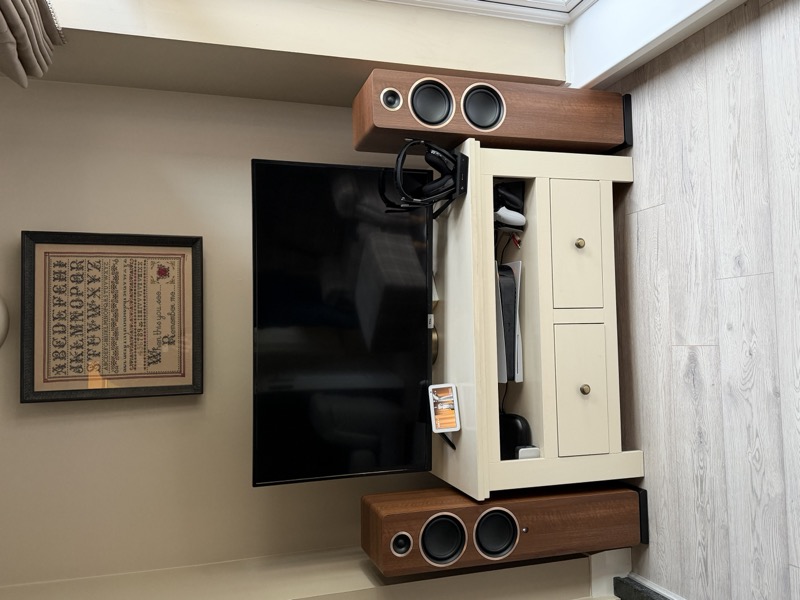 A55 kids’ room with sampler above