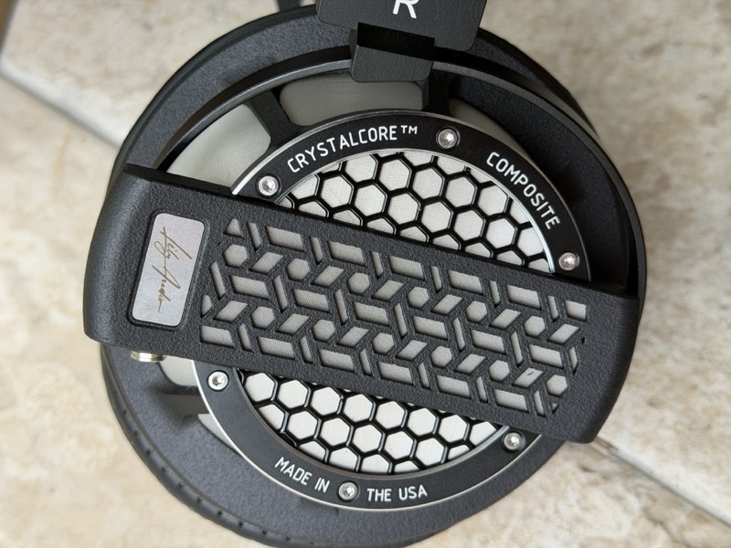 earcup grille with R channel marking