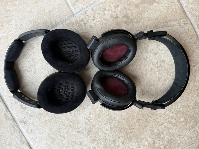 the HD 480 PRO’s velour pad directly beside a leather-padded comparison headphone
